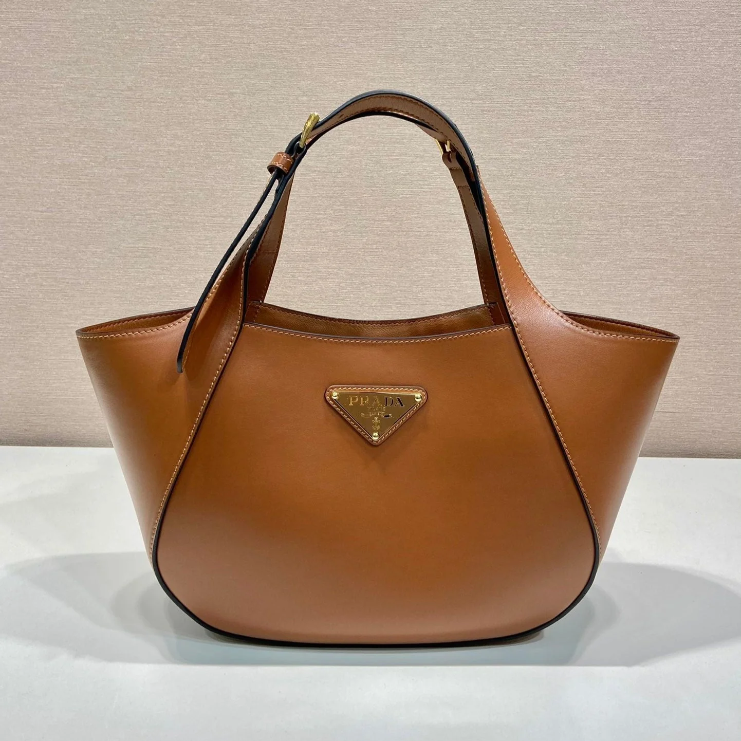 Prada TOTE BAG 28 IN CINNAMON BROWN SHEEPSKIN GOLD LOGO