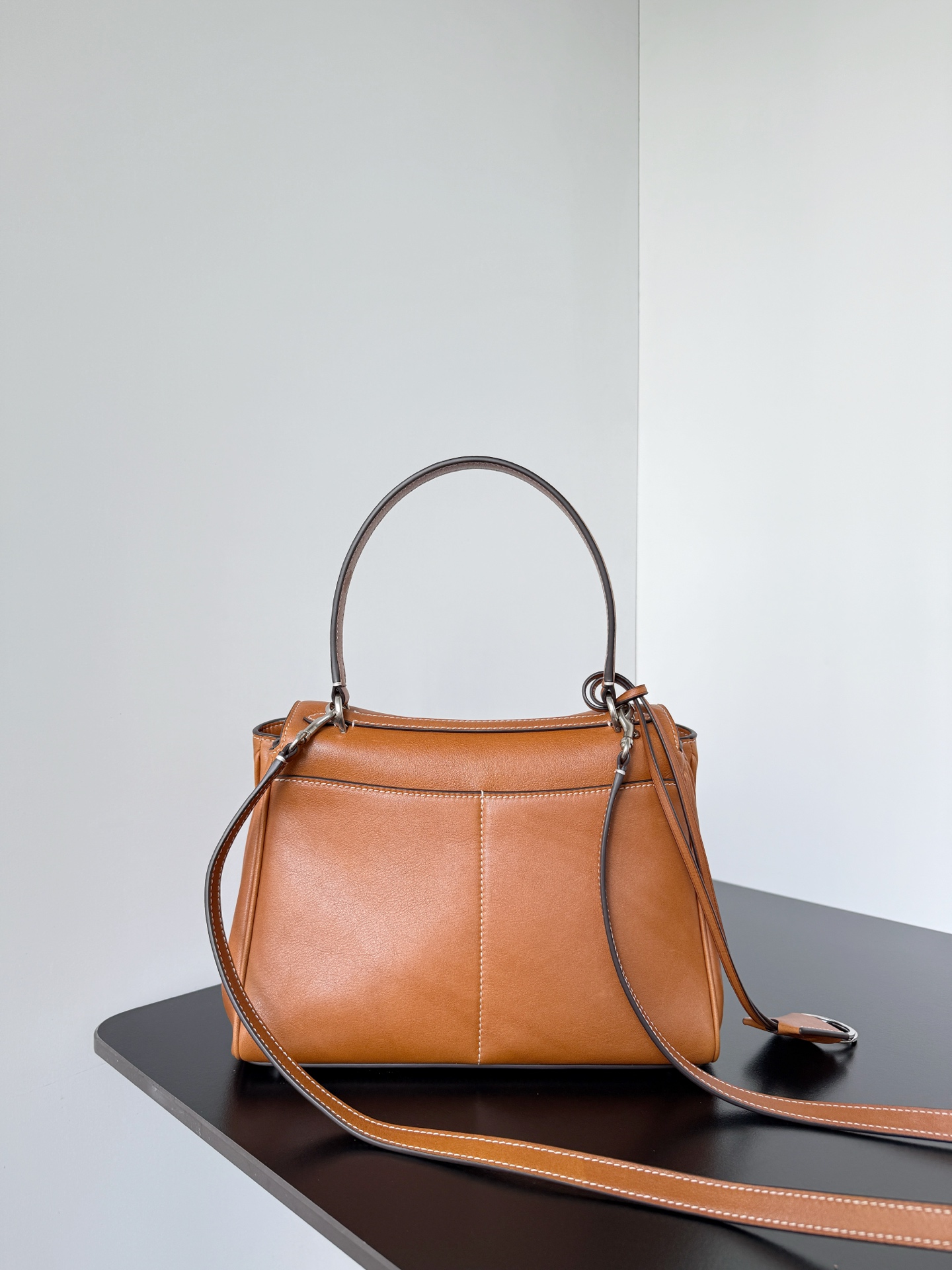 𝐁alenciaga Women's Rodeo Handbag Small in Tan Cowboy