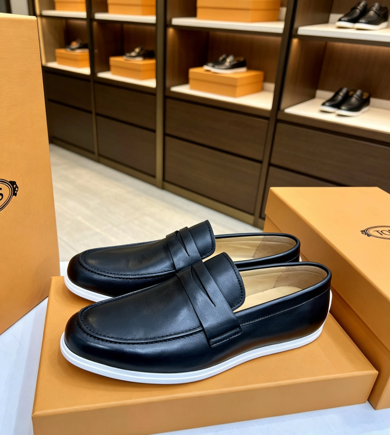 Tods Men's Leather Loafer