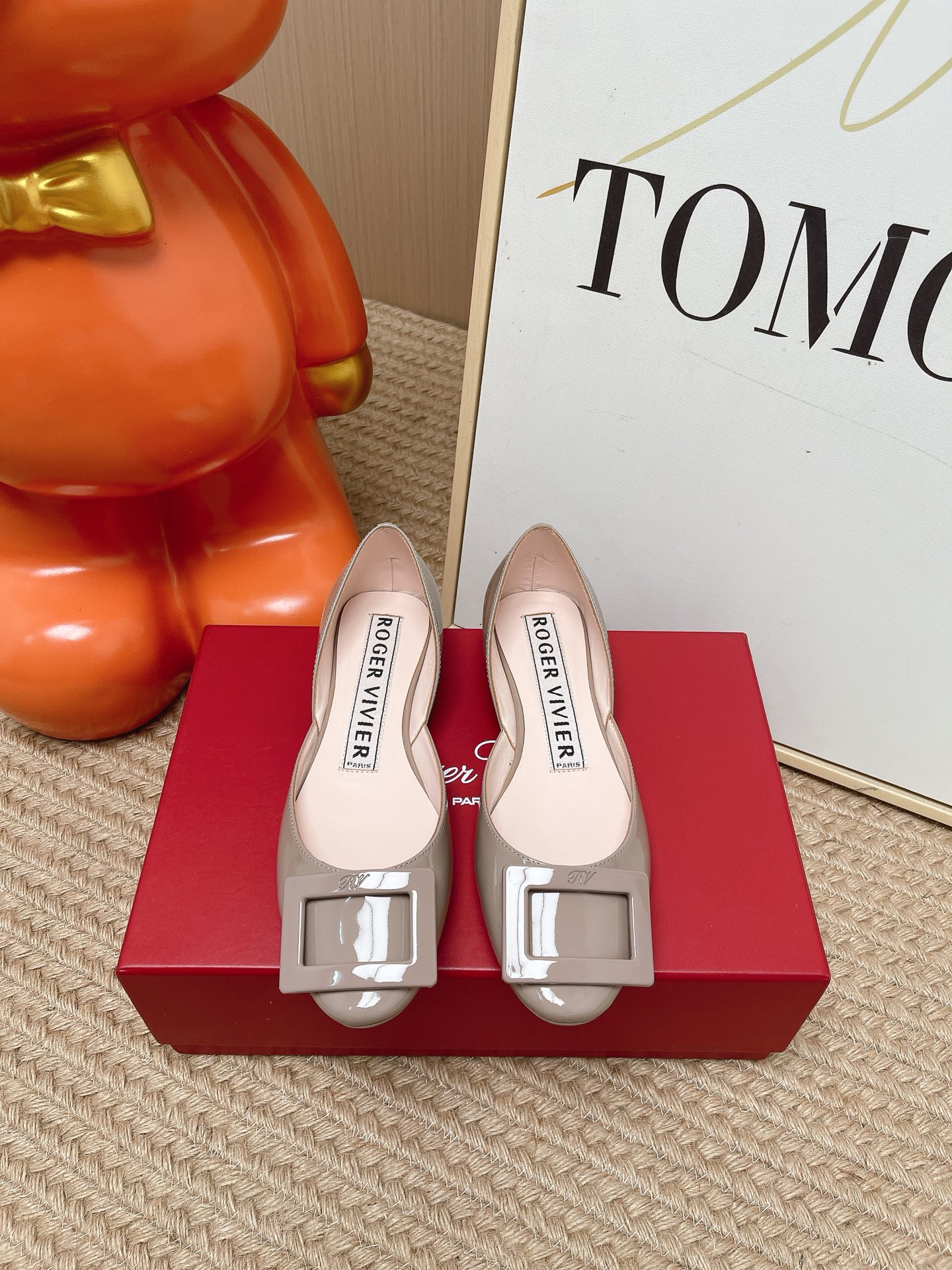 Roger Vivier Rose Shiny Leather Ballet Flat
