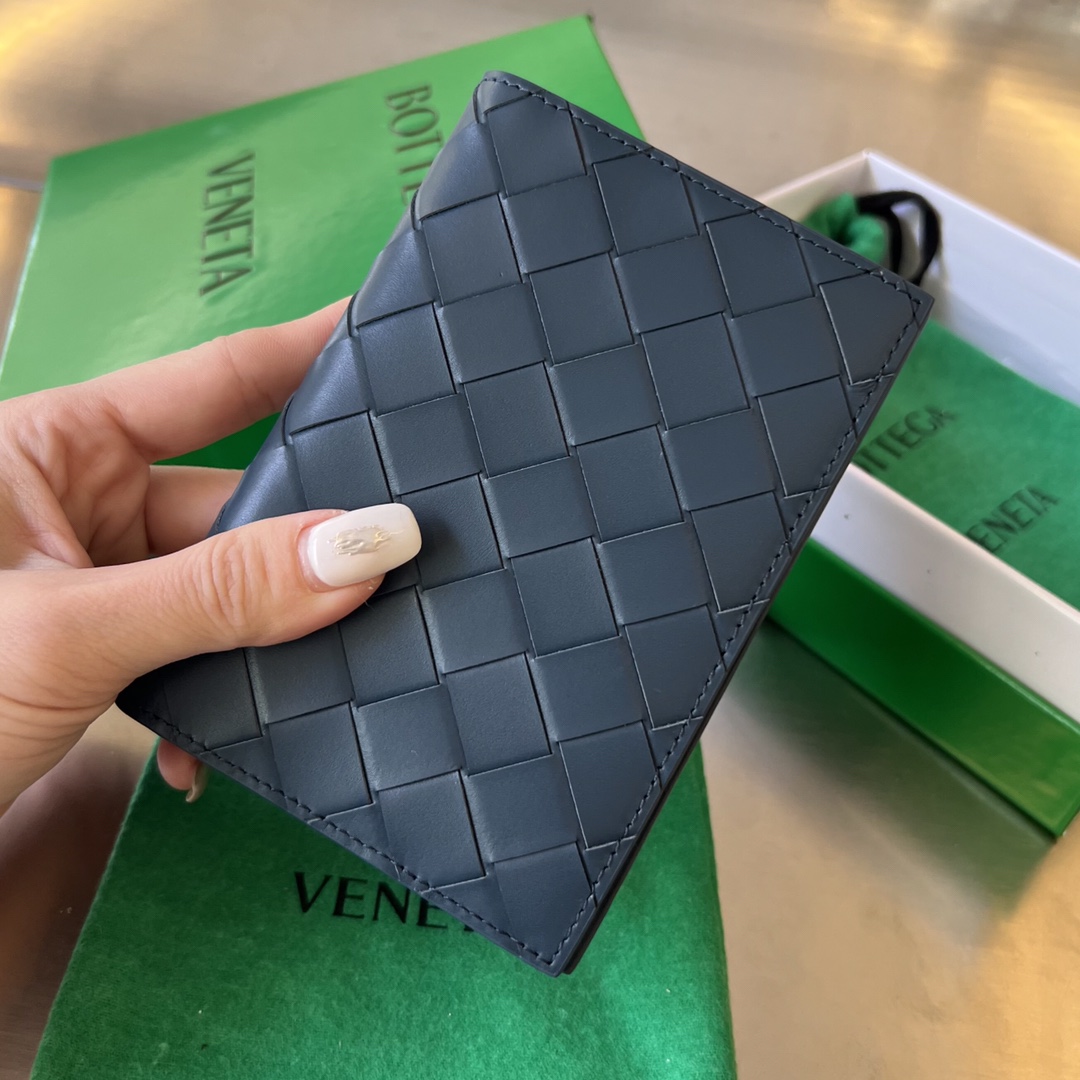 Bottega Veneta Passport Holder in  Intreccio Leather