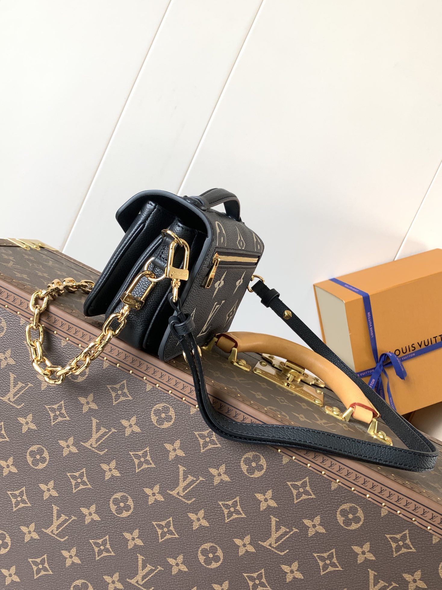 M46596 Pochette Métis East West Bag in Black Bicolor Monogram Empreinte leather