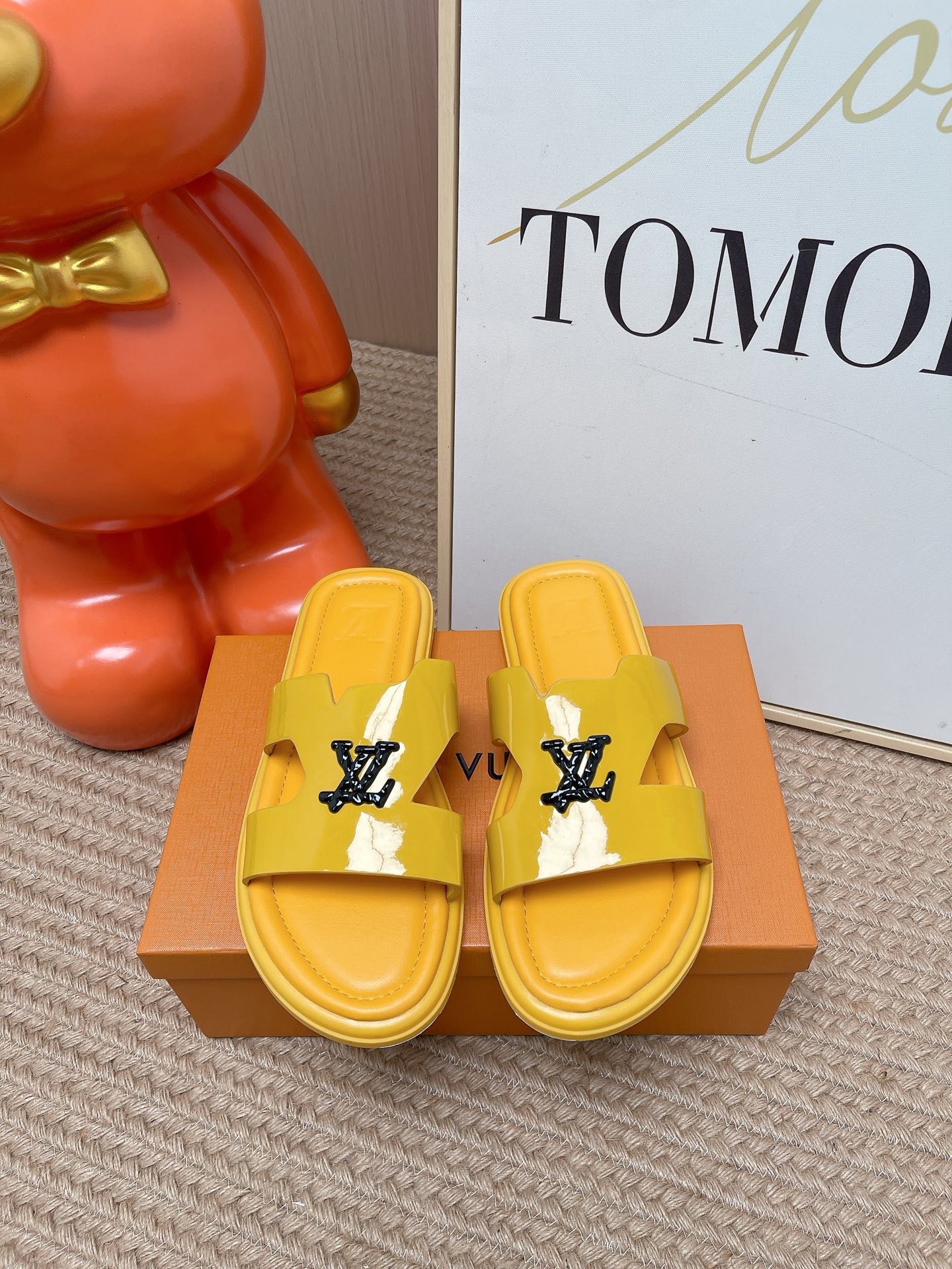 Louis Vuitton Patent & Smooth Leather Isola Cutout LV Initial Strap TPU Slides Sandals - KAIROO