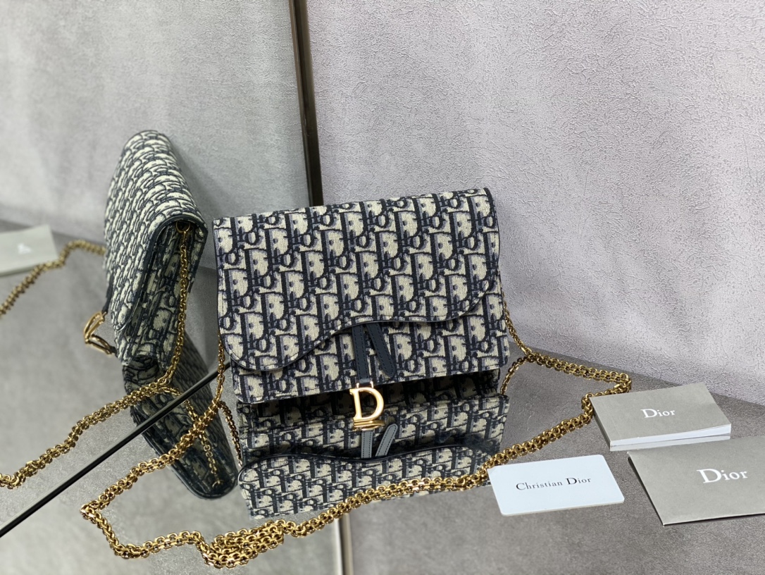 Dior Small Saddle Pouch with Chain