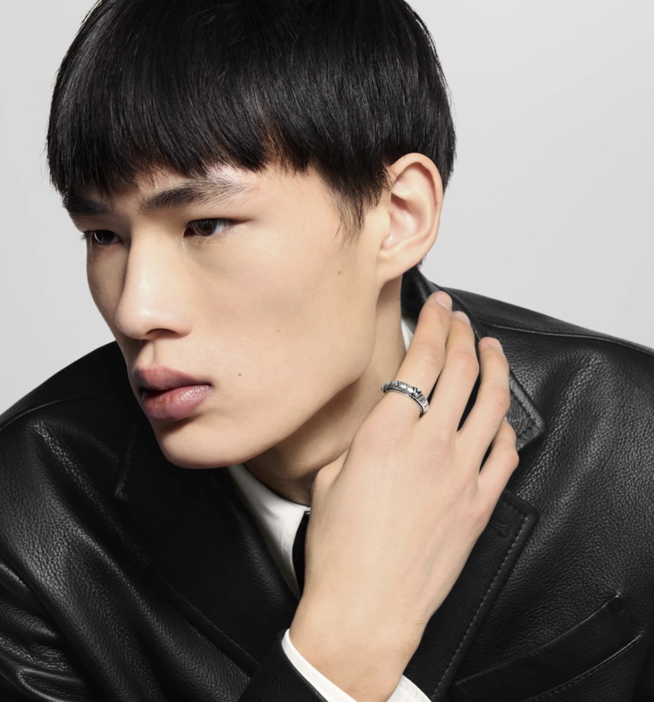 Louis Vuitton Chain Link LV Logo Rings - KAIROO