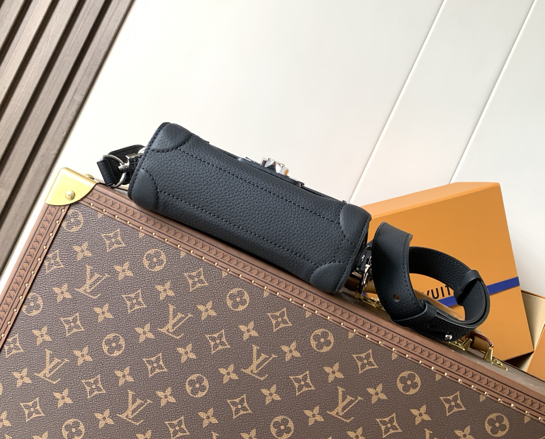 Louis Vuitton Soul Trunk handbag