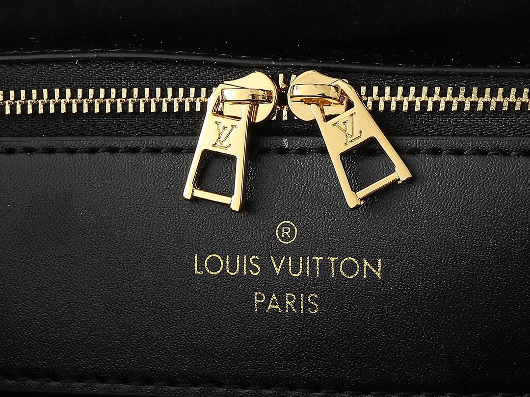 Louis Vuitton LV Varenne East West