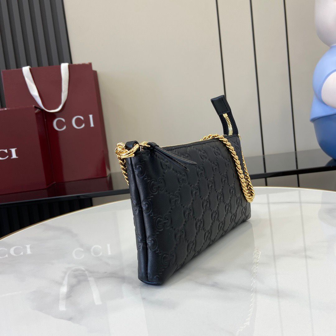 GUCCi black chain bag