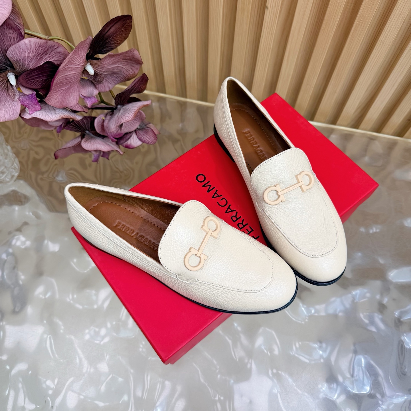 Ferragamo Loafer in soft grained calfskin
