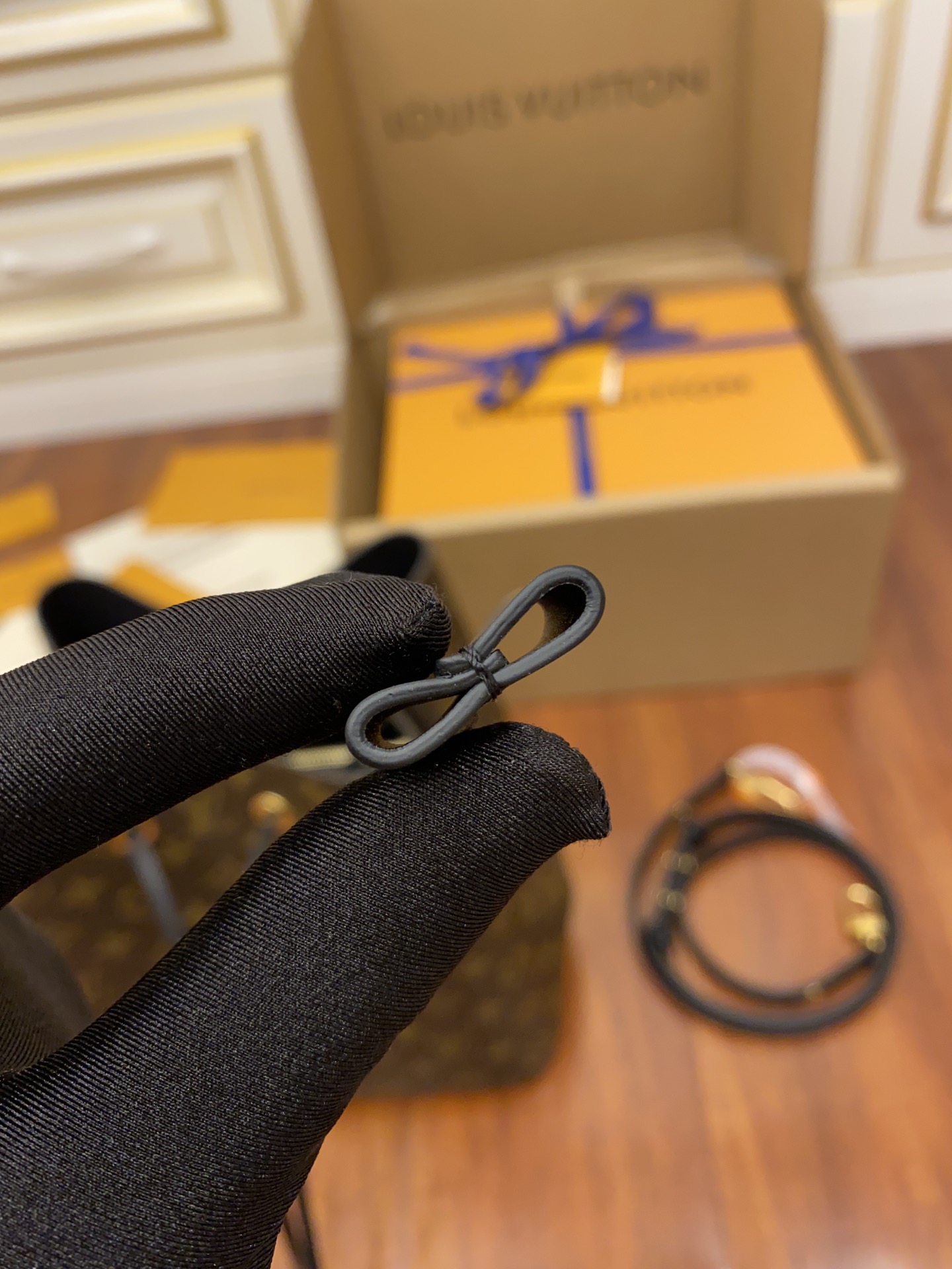 Louis Vuitton LV NeoNoe MM M44020