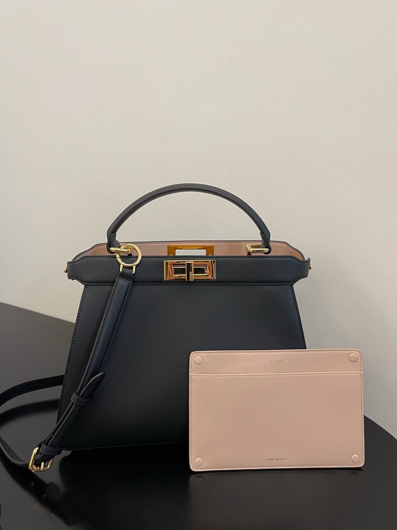 Fendi Iconic Peekaboo ISeeU Medium Leather Bag-Black