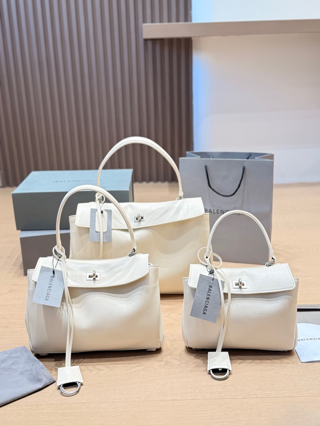 Balenciaga Rodeo White Slouchy Kelly Smooth Leather Turn Lock Tote Top Handle Bags - KAIROO