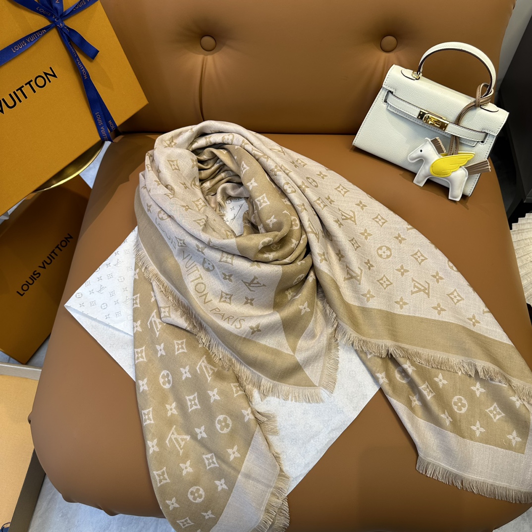 LV New Monogram Shawl