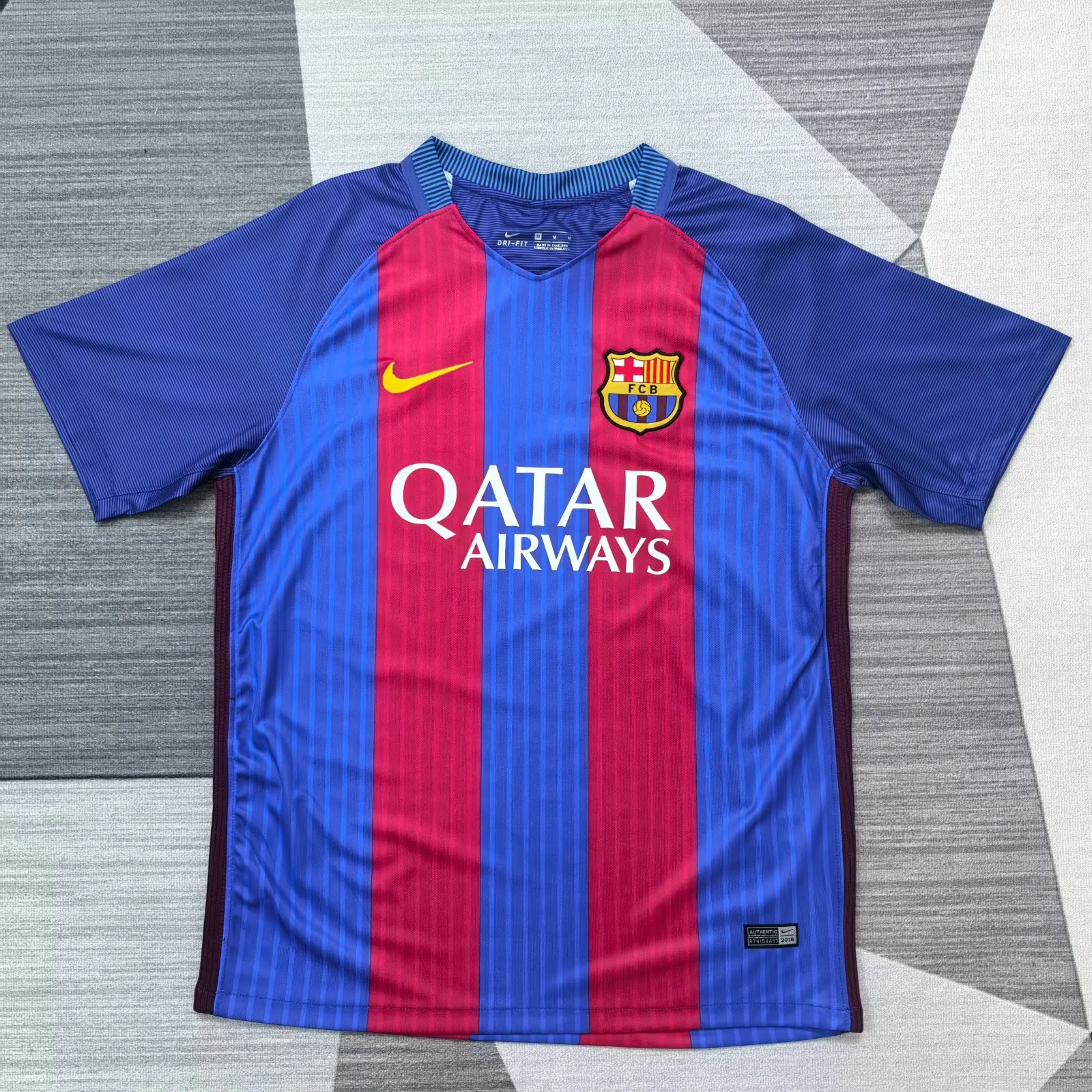 2016-17 Retro Barcelona Red Fans Football Shirt 1:1 Thai Quality