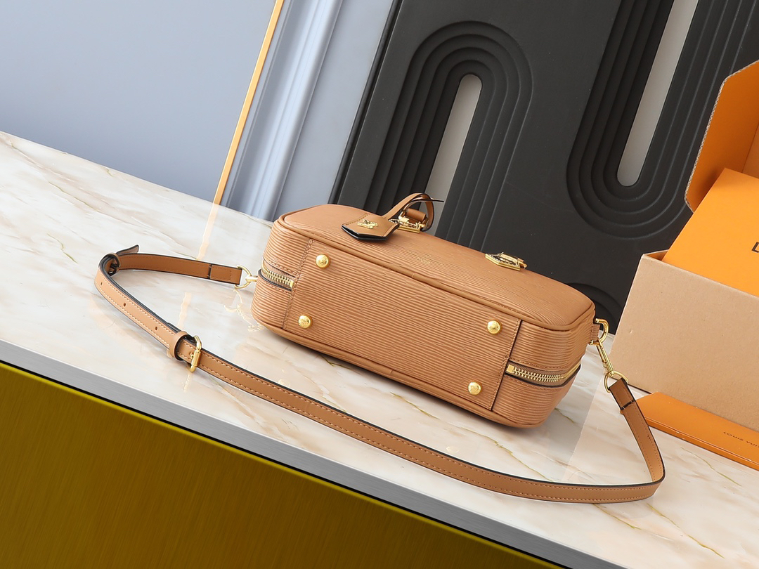 Louis Vuitton LV Show New Bag Water Ripple Version m12009