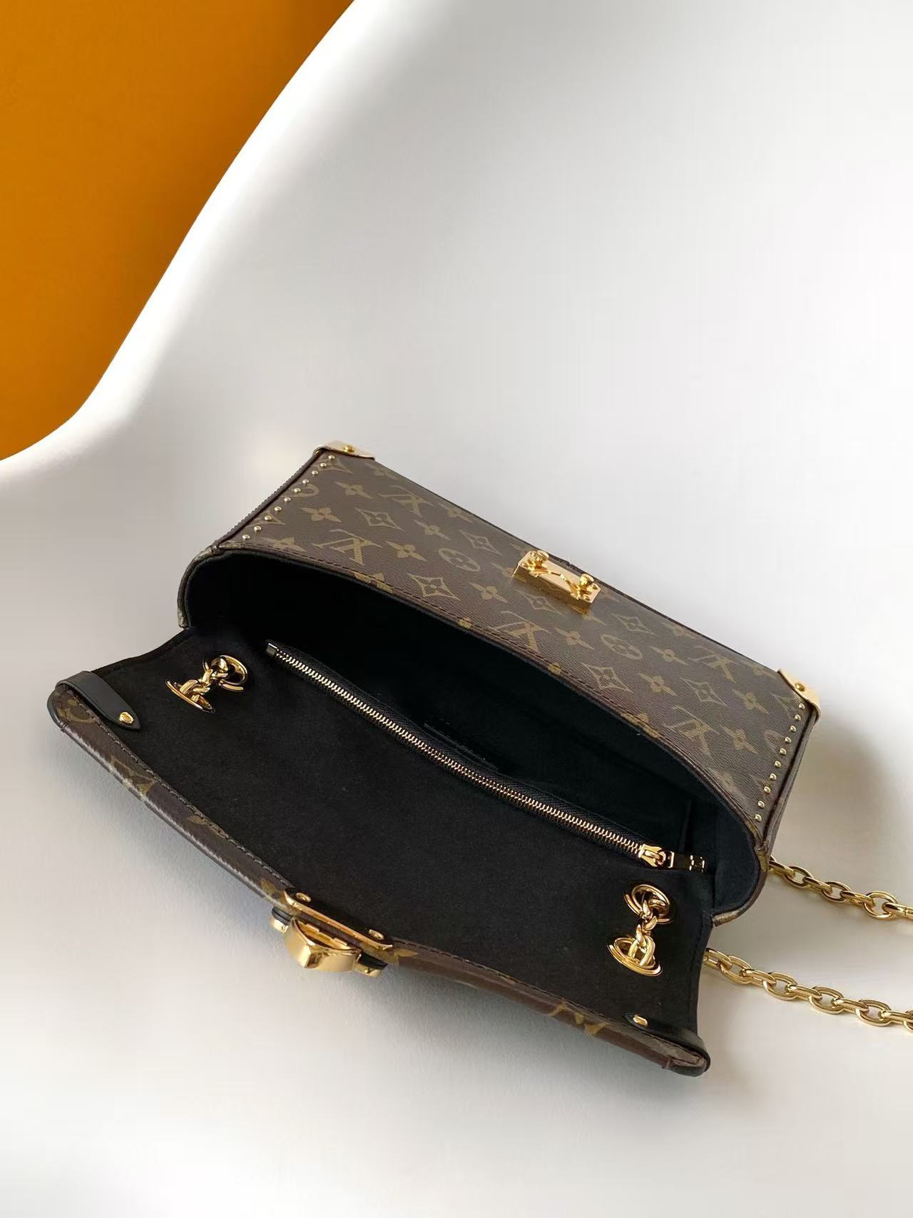 Louis Vuitton LV TRUNKIE EAST WEST