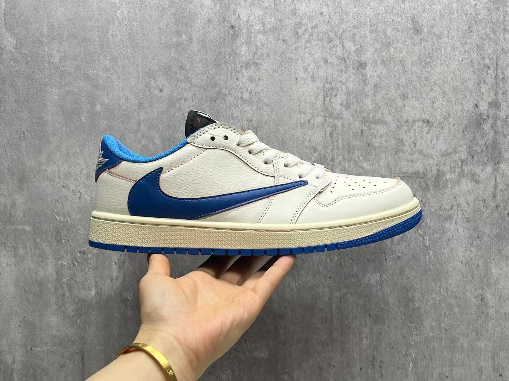 2025-26 AJ1 US Men's Sizes6 to 11 in half sizes White Blue Lightning  Low cut Inverted Hook Shoes tianlong