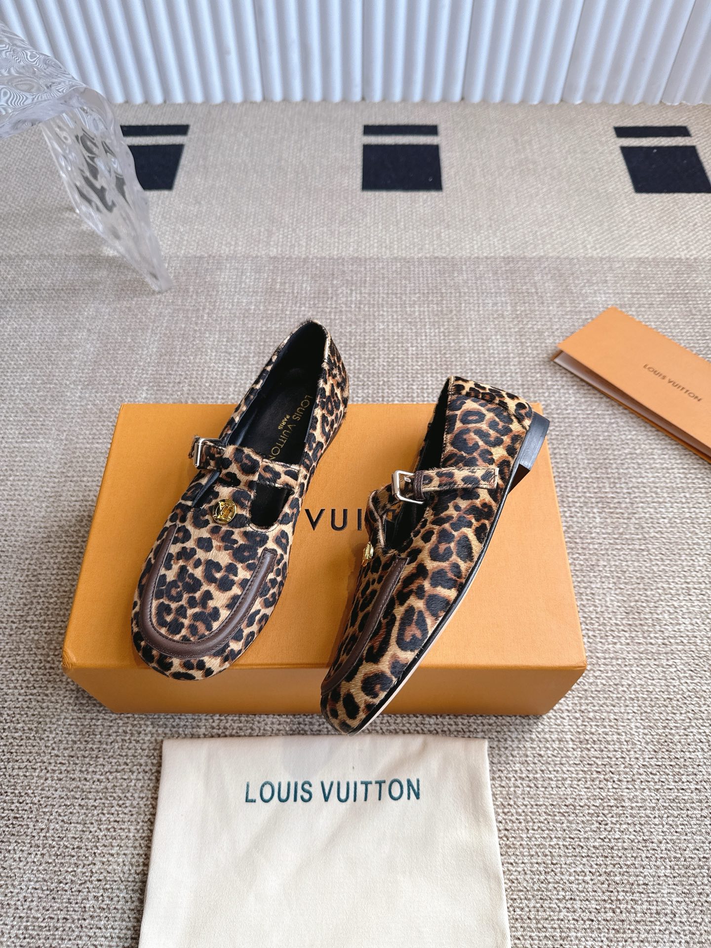 Louis Vuitton Limited Leopard Print Fuzzy Fabric T-Buckle Strap LV Charm Flat Loafers Mules - KAIROO