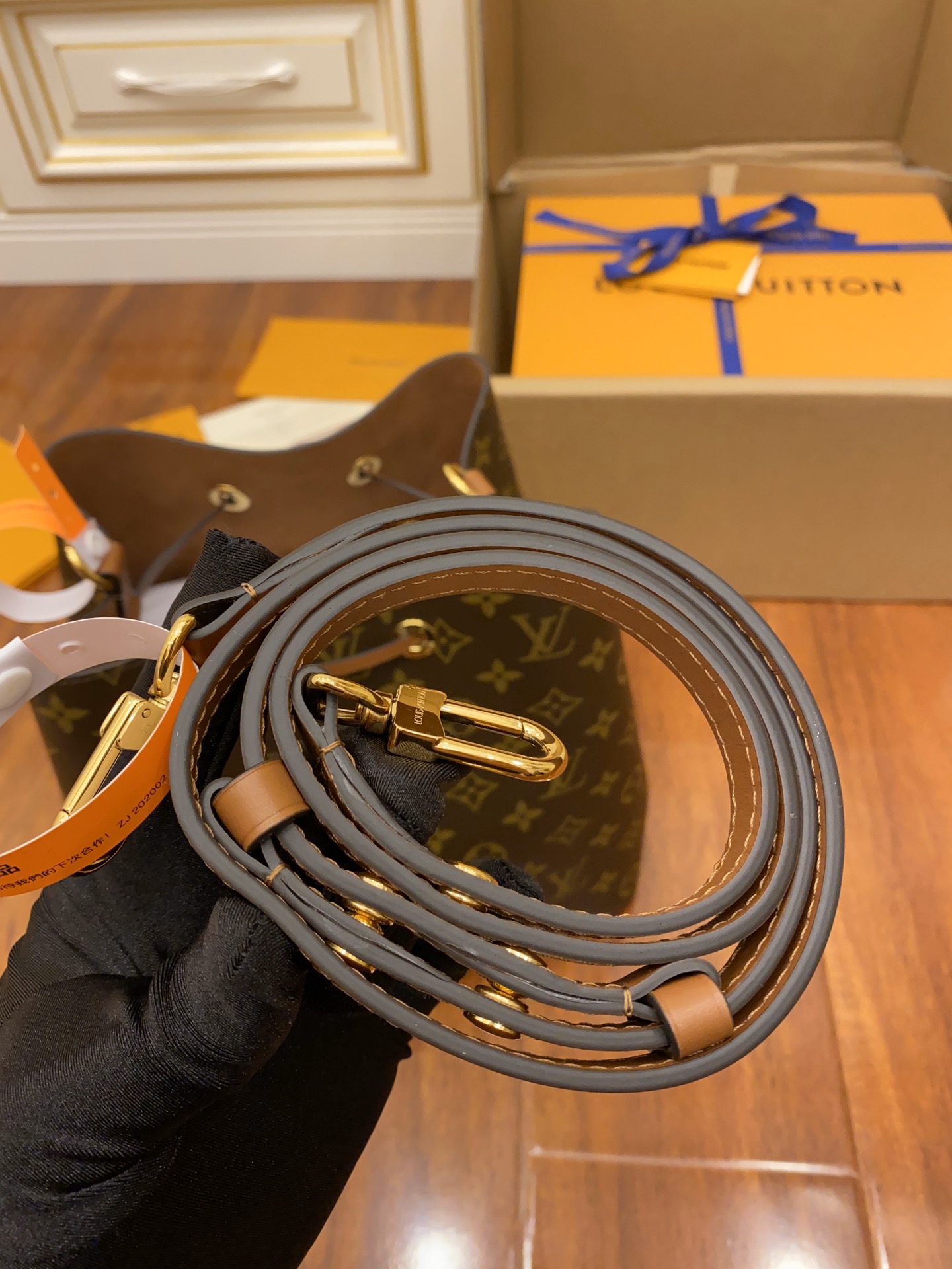 Louis Vuitton LV NeoNoe MM M44887