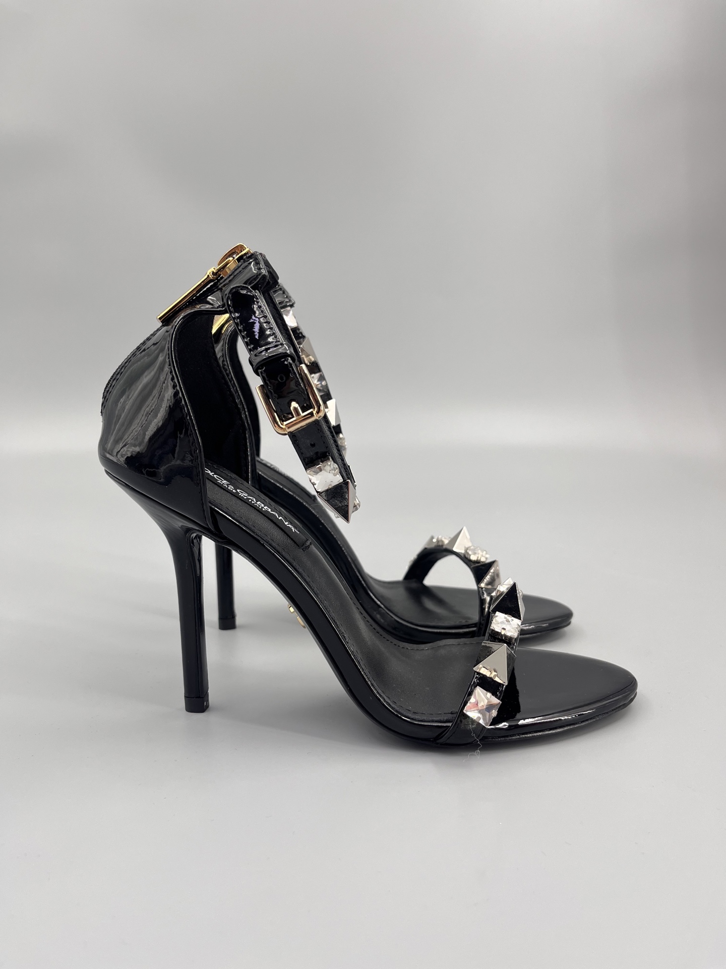 Dolce&Gabbana patent leather open-toe sandals with rhinestone buckle