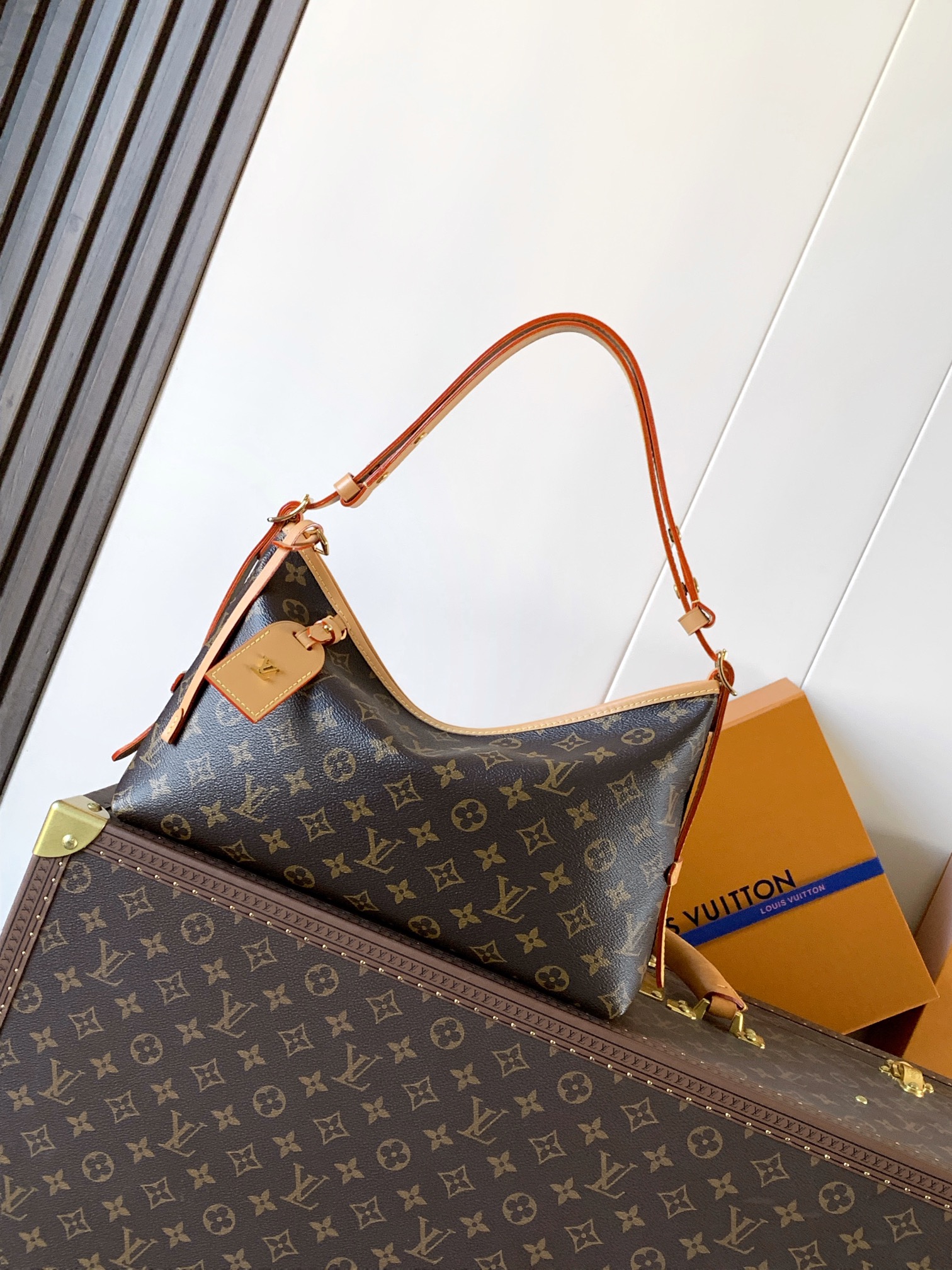 M28101 Monogram Canvas Carryall East West Handbag
