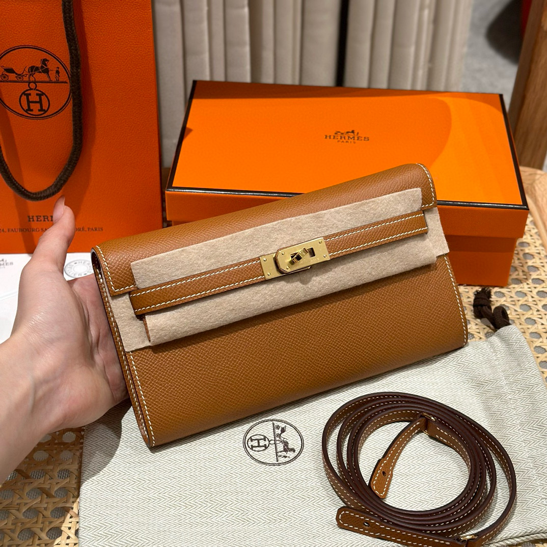 Hermes Gold Epsom Kelly-To-Go Wallet
