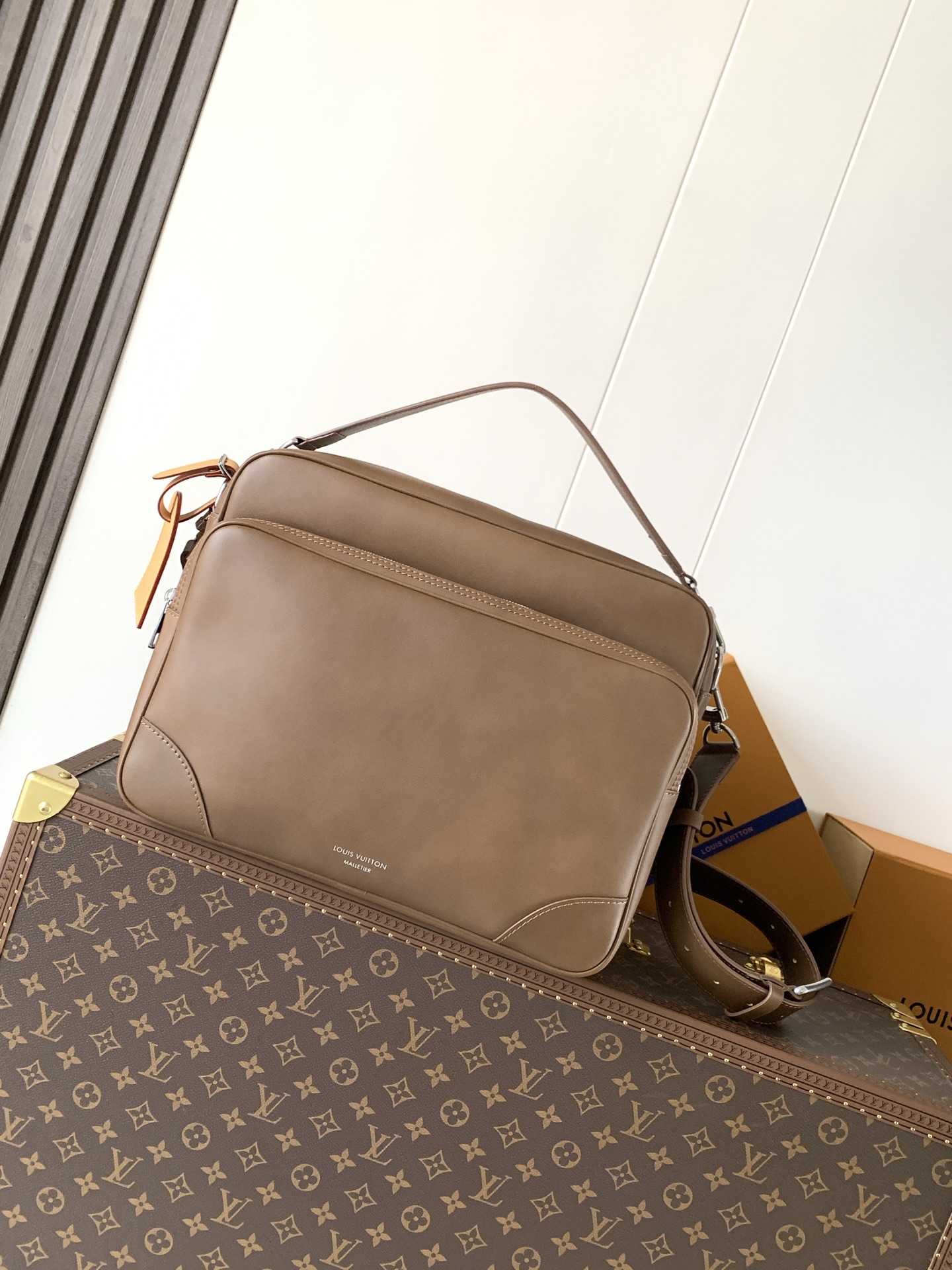 Louis Vuitton Nil XL handbag