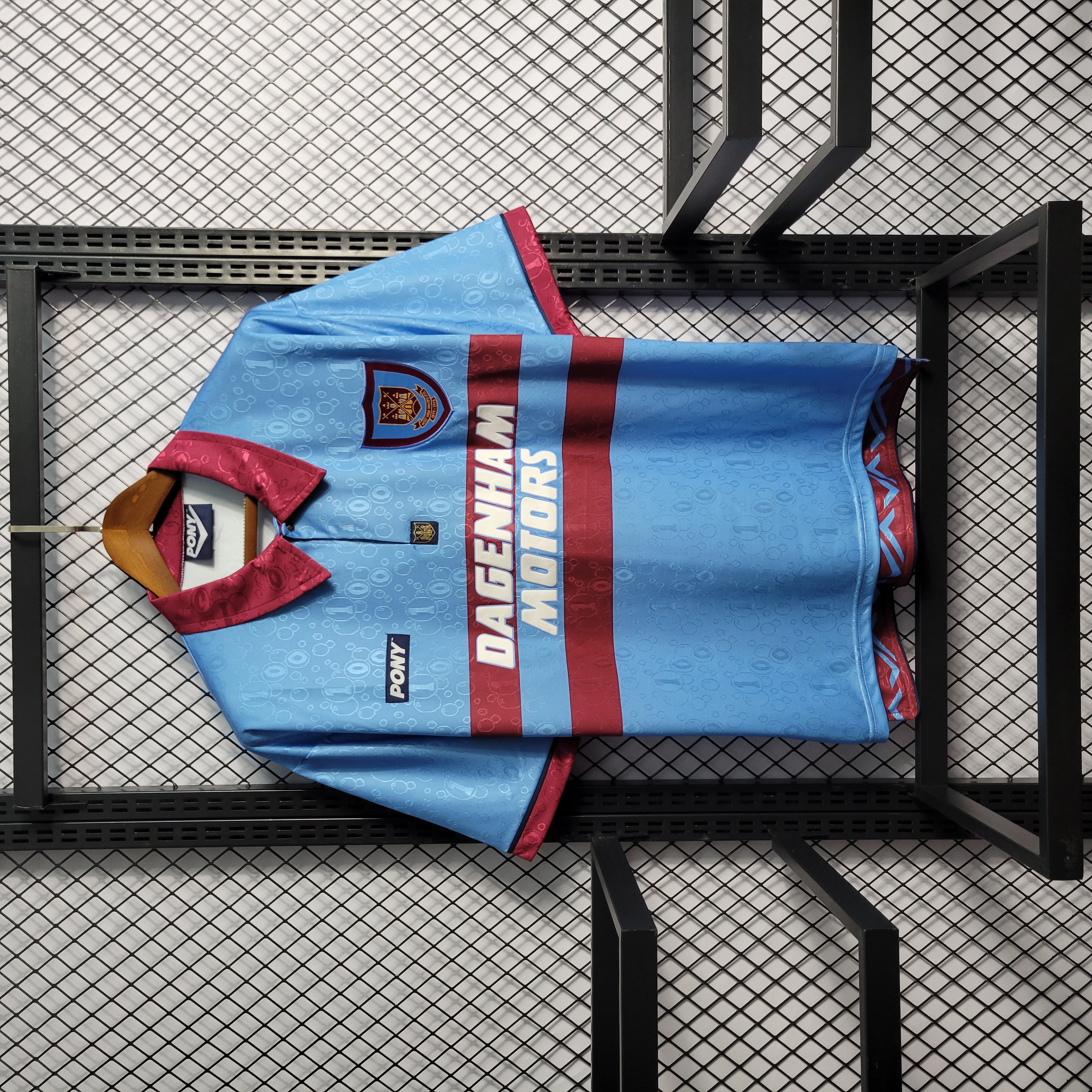 Retro  1995-97 West Ham Away