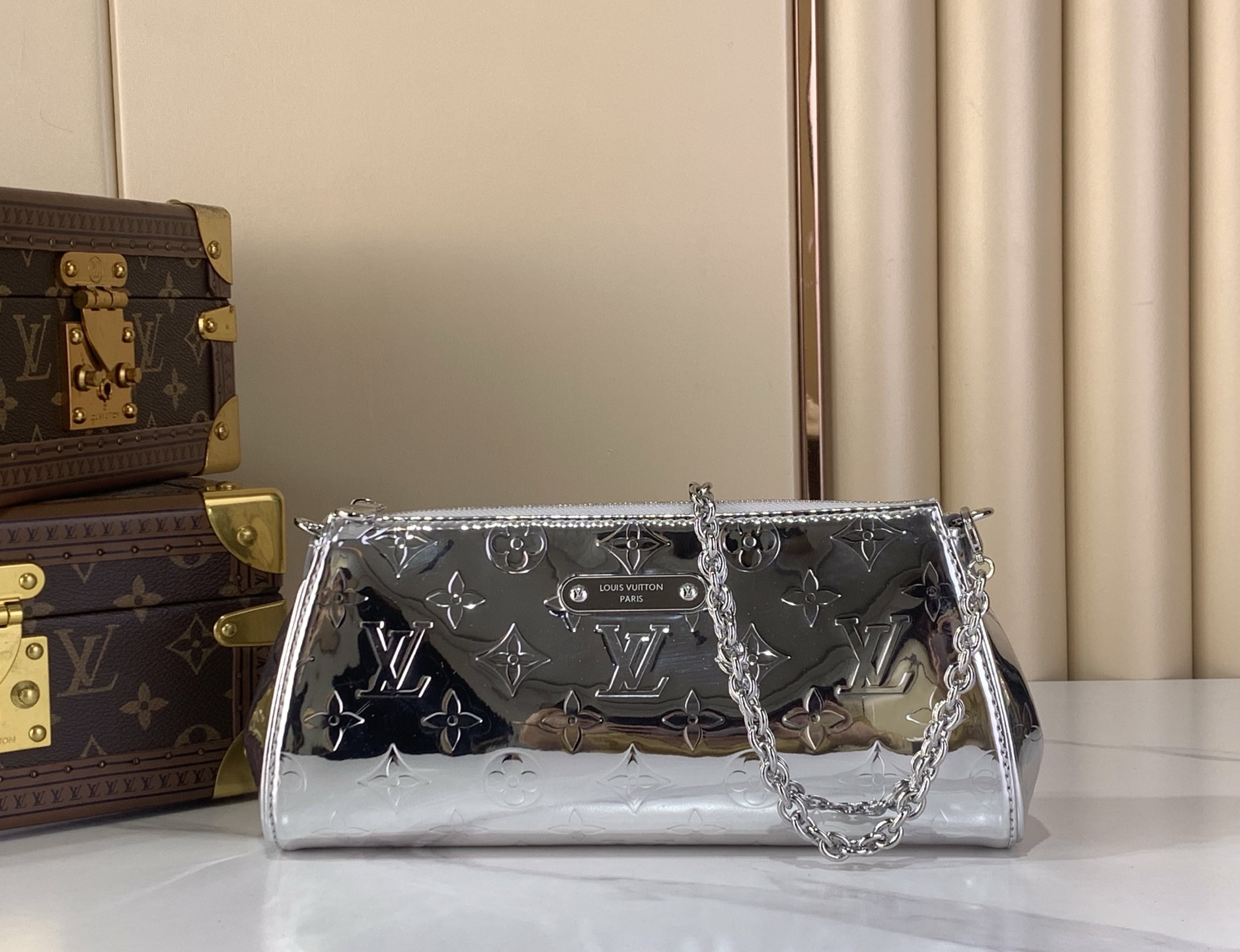 Louis Vuitton Pochette Eva handbag M26100 silver