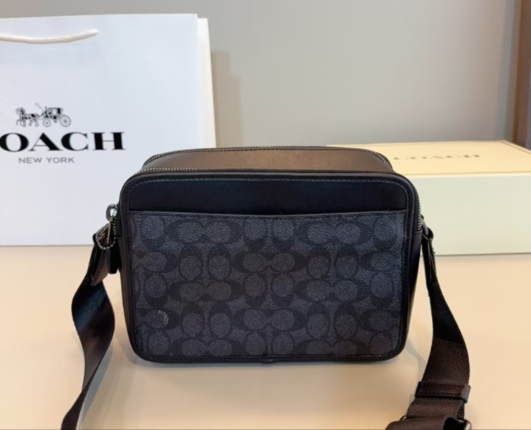 GUCCI Graham Black Classic Men's Bag