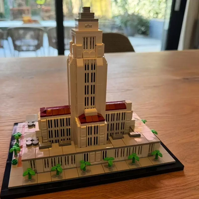 MOC 211470 - Los Angeles City Hall 1:800 Scale