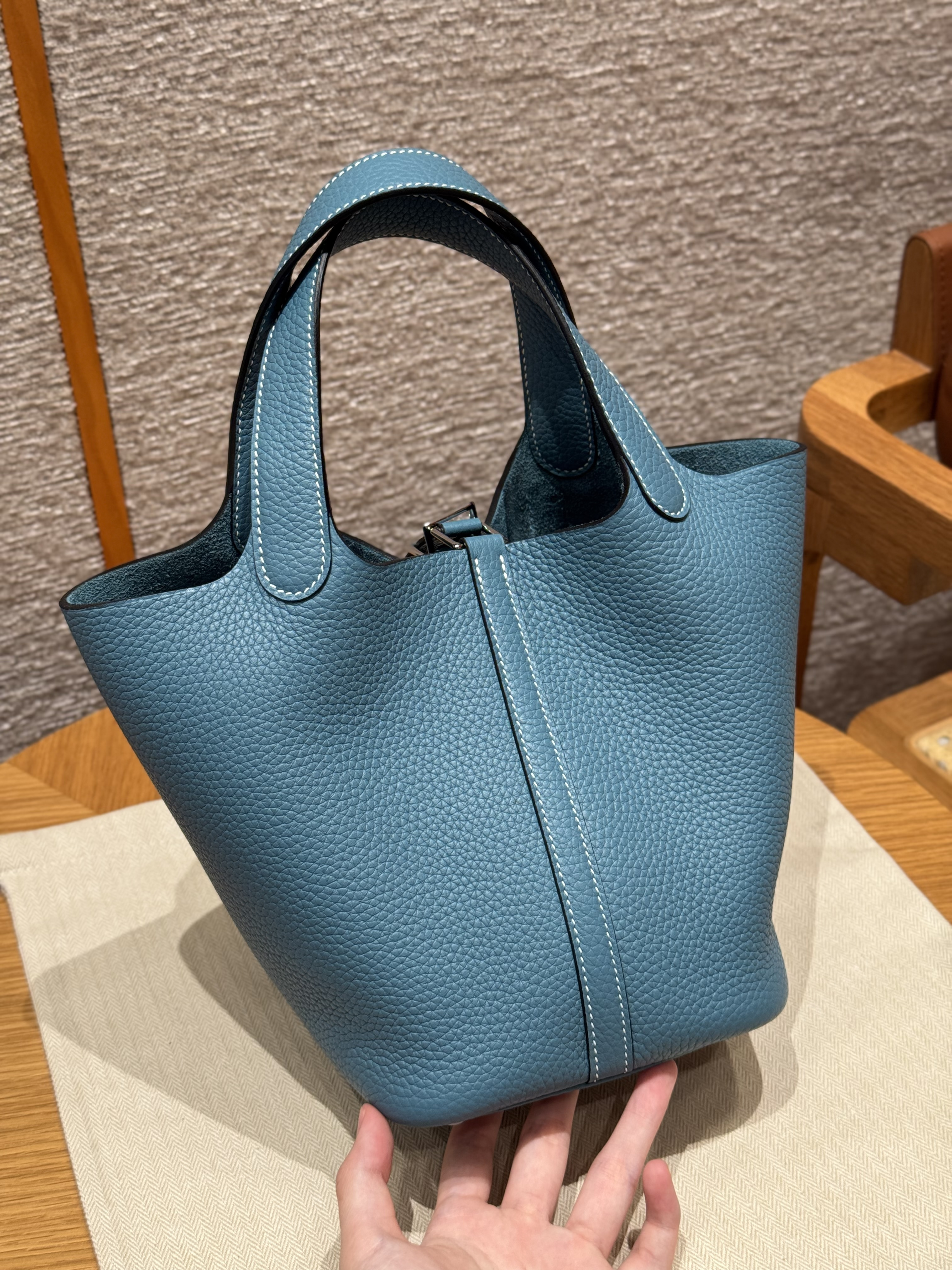 Hermes Blue Jean Clemence Picotin 18