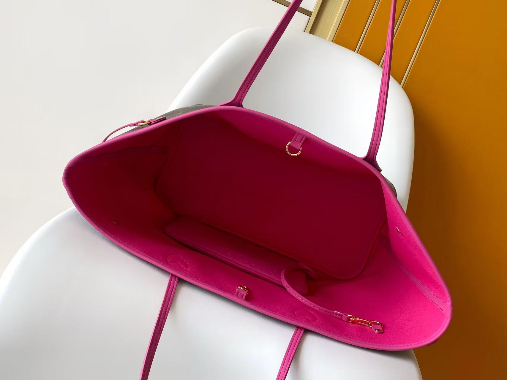 Louis Vuitton new Neverfull classic handbag