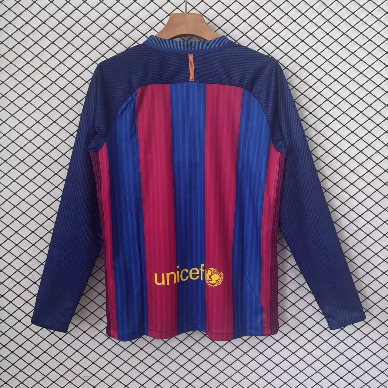 2016-17 Retro Long Levver Barcelona Home Red Fans Football Shirt 1:1 Thai Quality