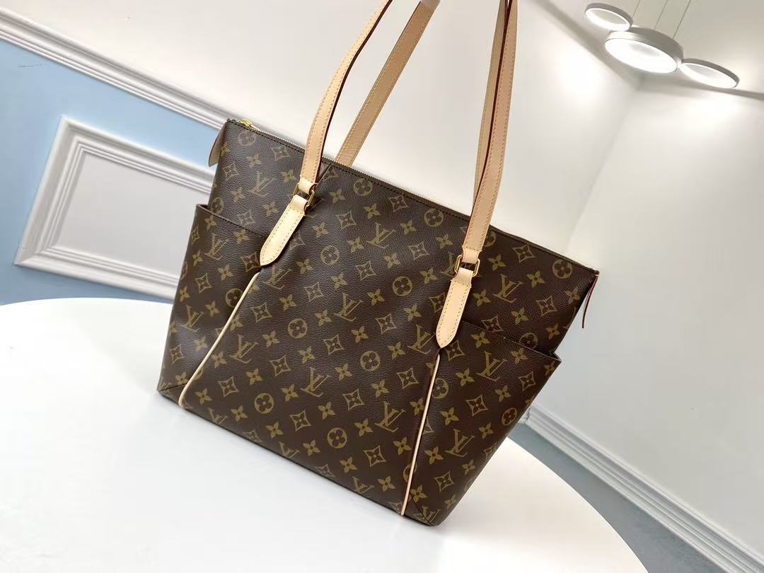 Louis Vuitton Monogram Totally MM