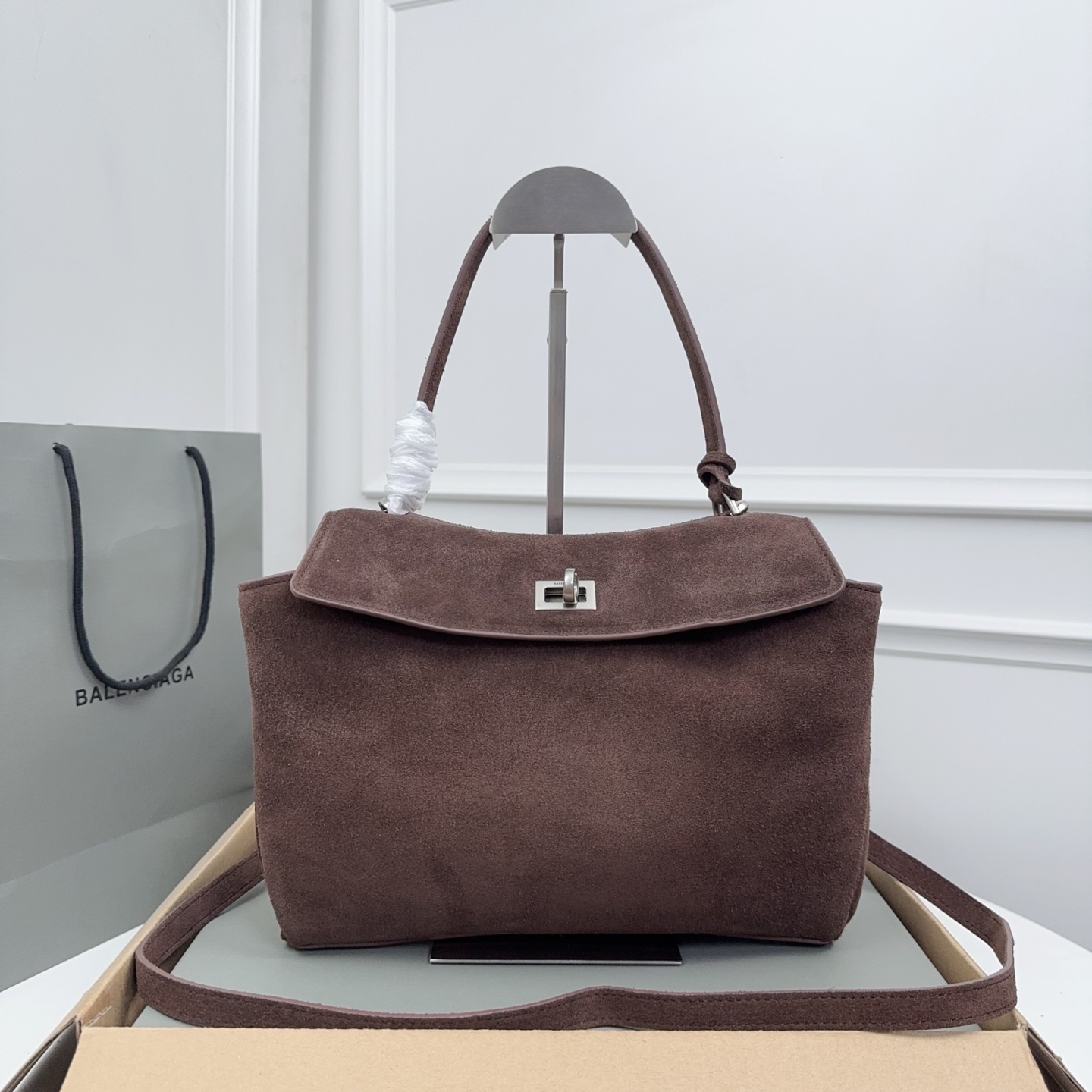 𝐁alenciaga Women's Rodeo Handbag Small in Light Espresso