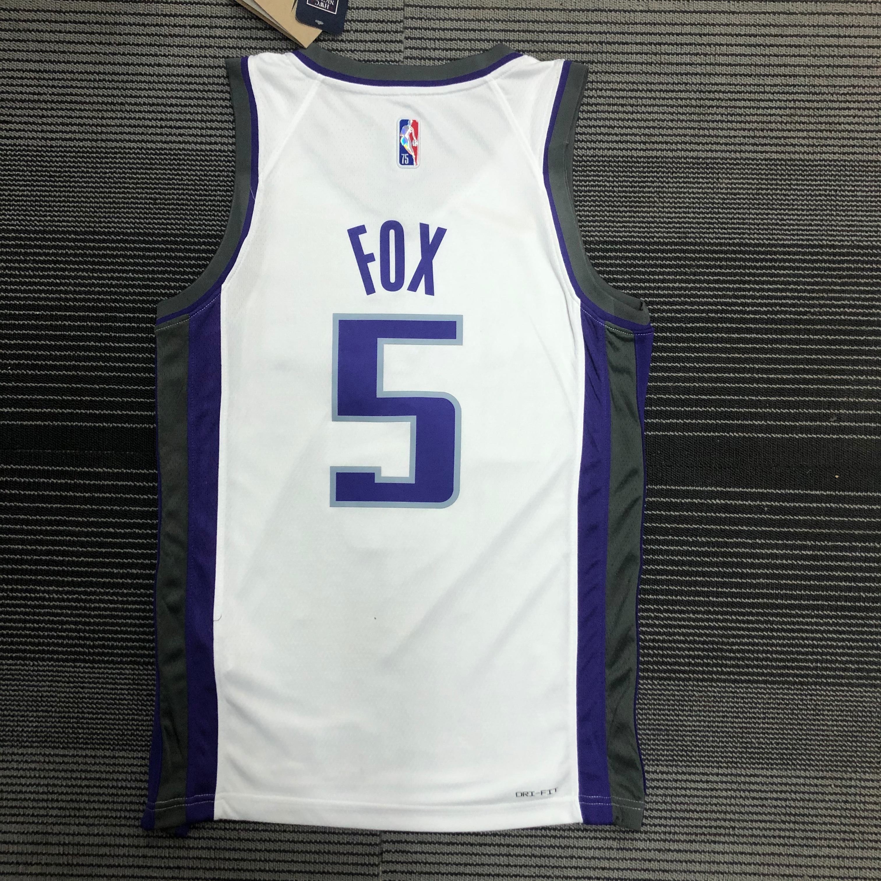 75TH YEARS SACRAMENTO KINGS WHITE  #5 FOX