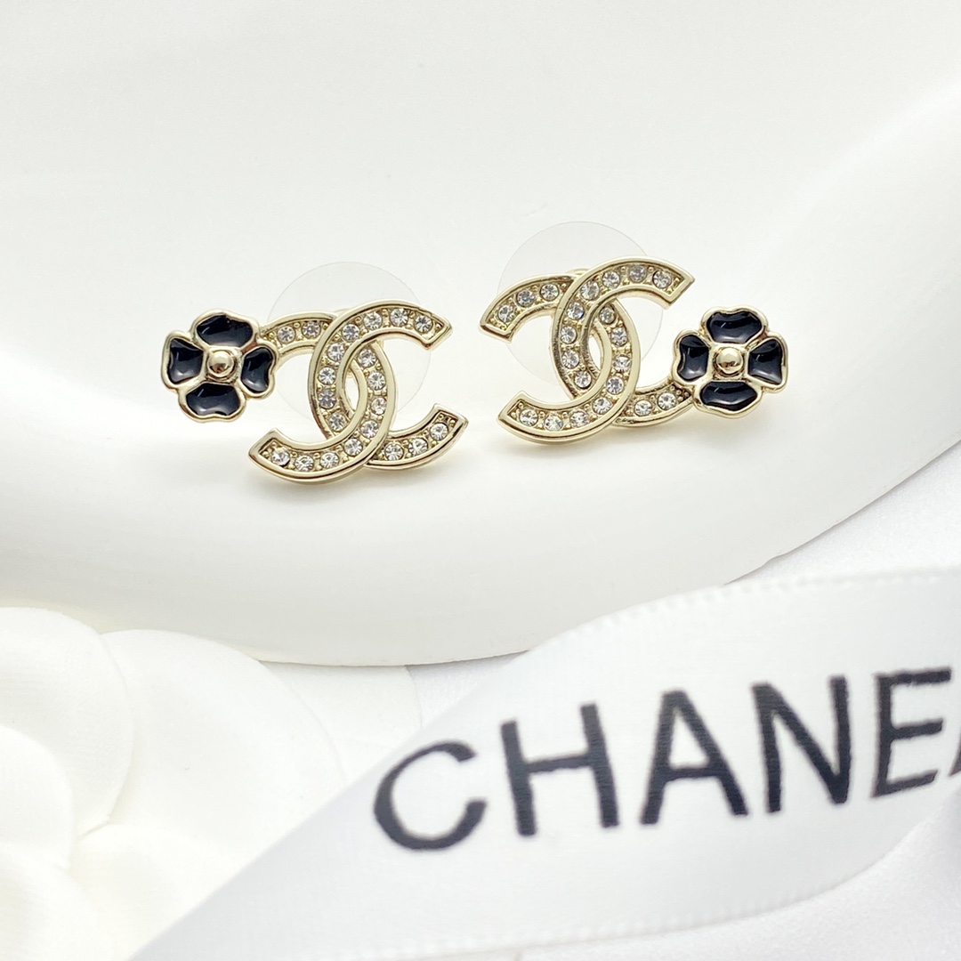 Chanel Fashion Earrings