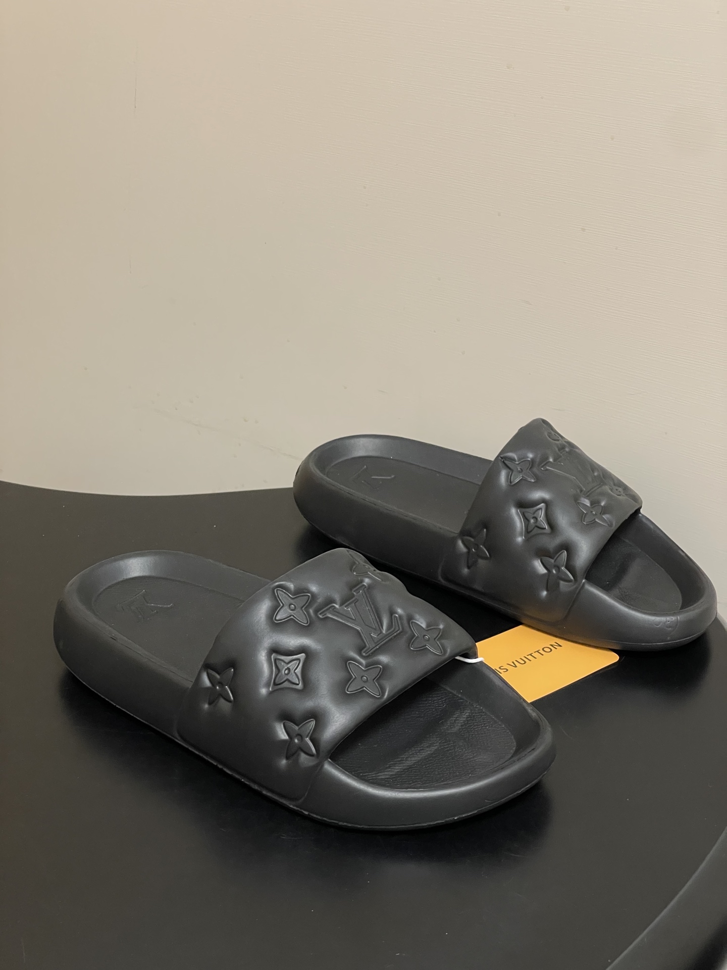 Men's LV Waterfront Slippers