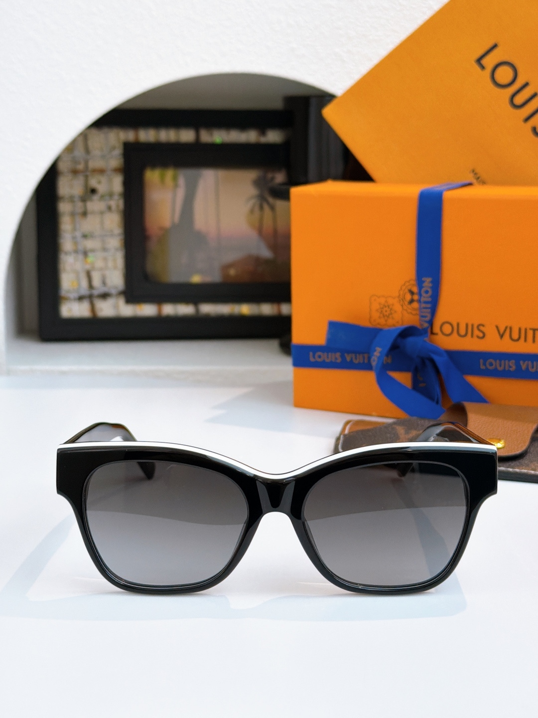 LV Women's Sunglasses