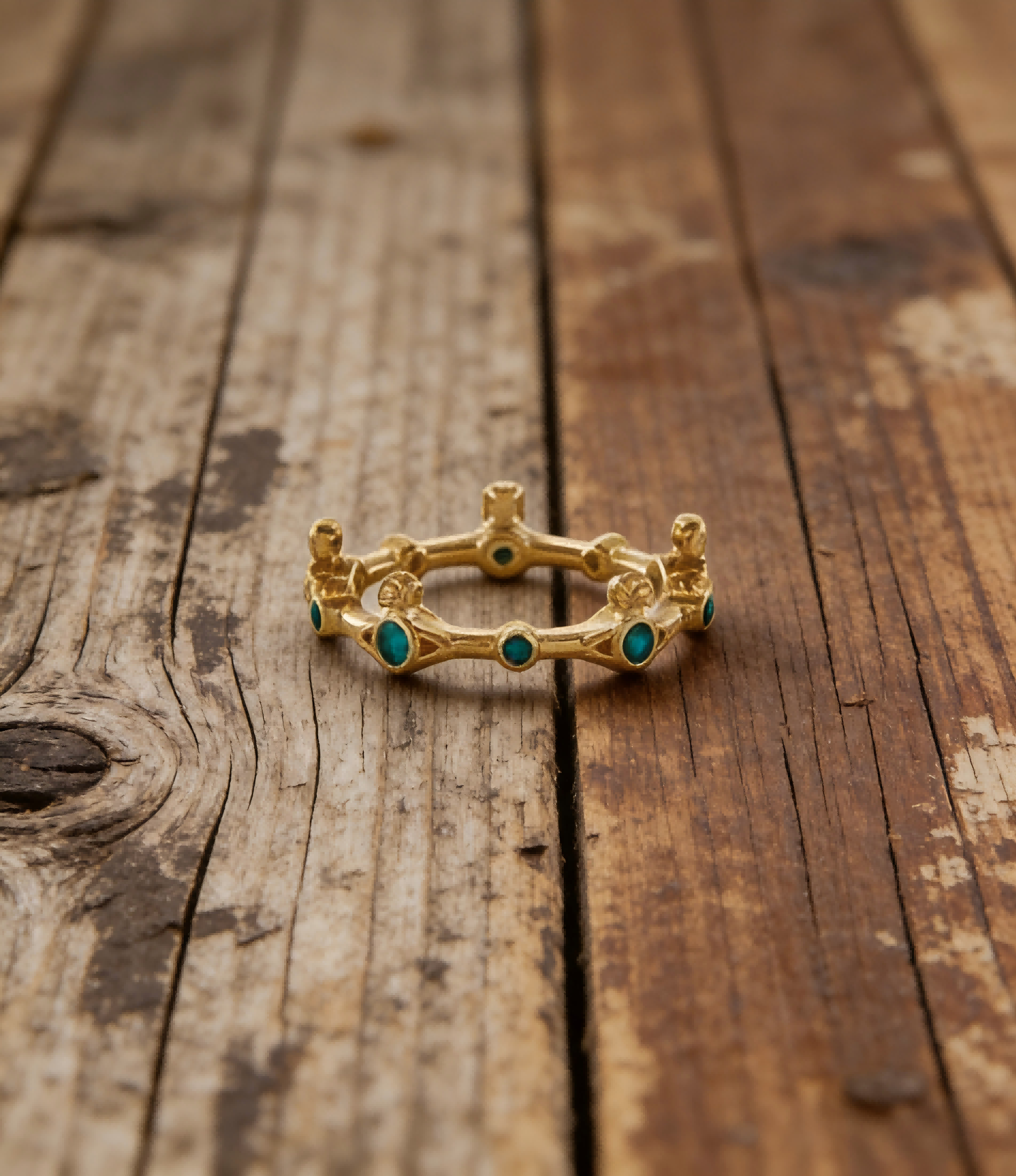 2026 New Vivienne Westwood Gold Tone Green Crystal Orb Ring for Women, Trendy Y2K Aesthetic Statement Jewelry, Perfect for Daily & Party Wear