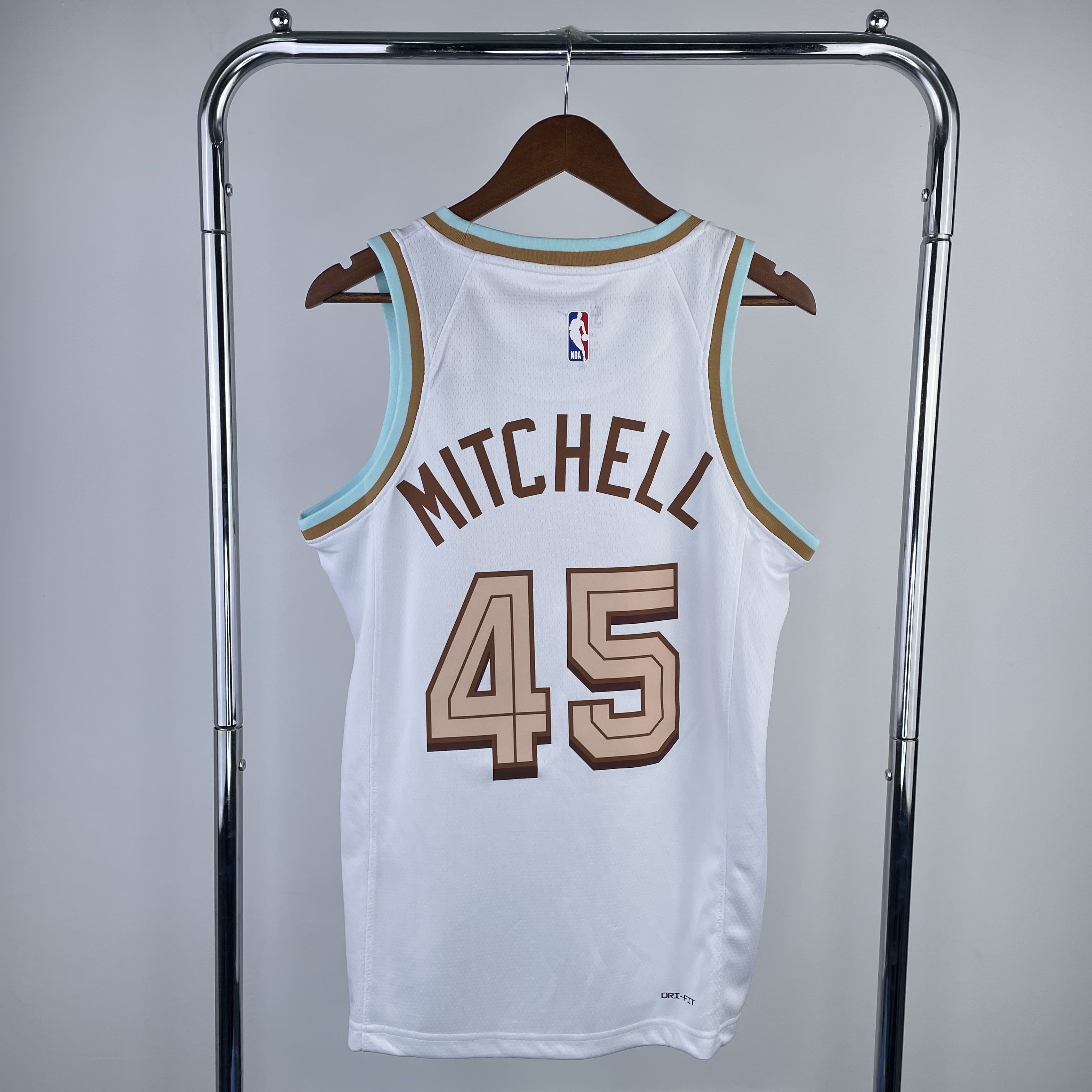 23 Seanson Cleveland Cavaliers City Edition  #45