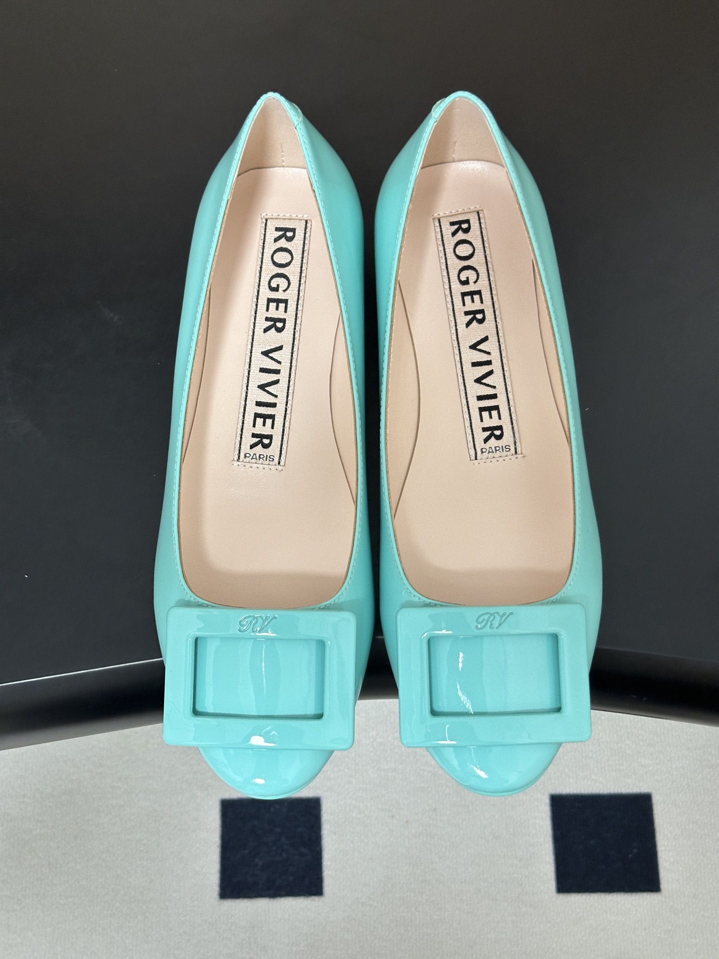 Roger Vivier Shiny leather Flat Ballets