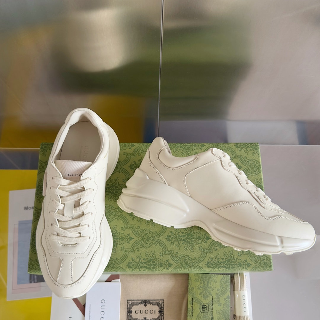 Unisex Gucci Rhyton trainer with Gucci logo