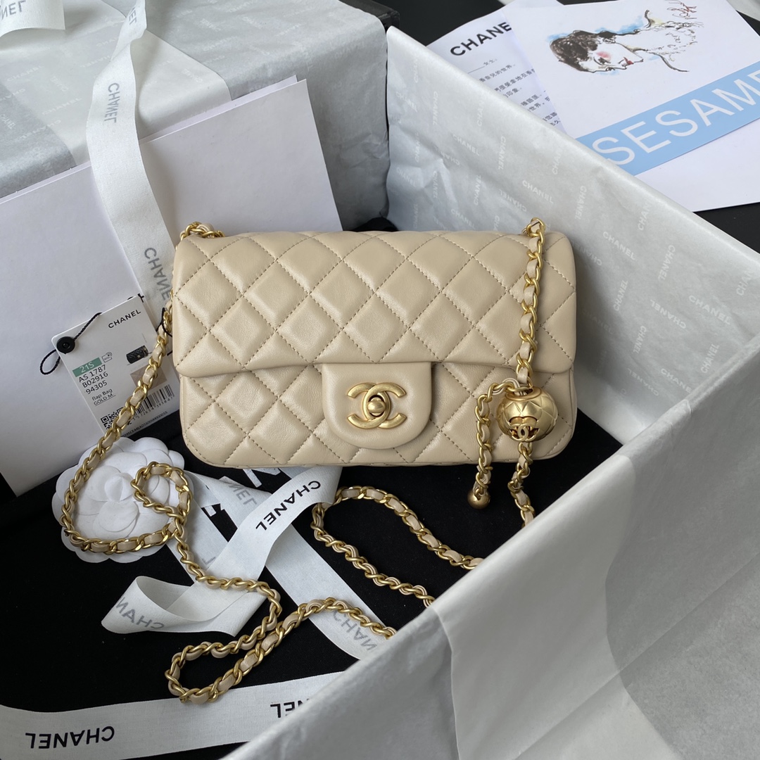 Chanel Small Flap Crossbody Bag in beige Lambskin AS1787