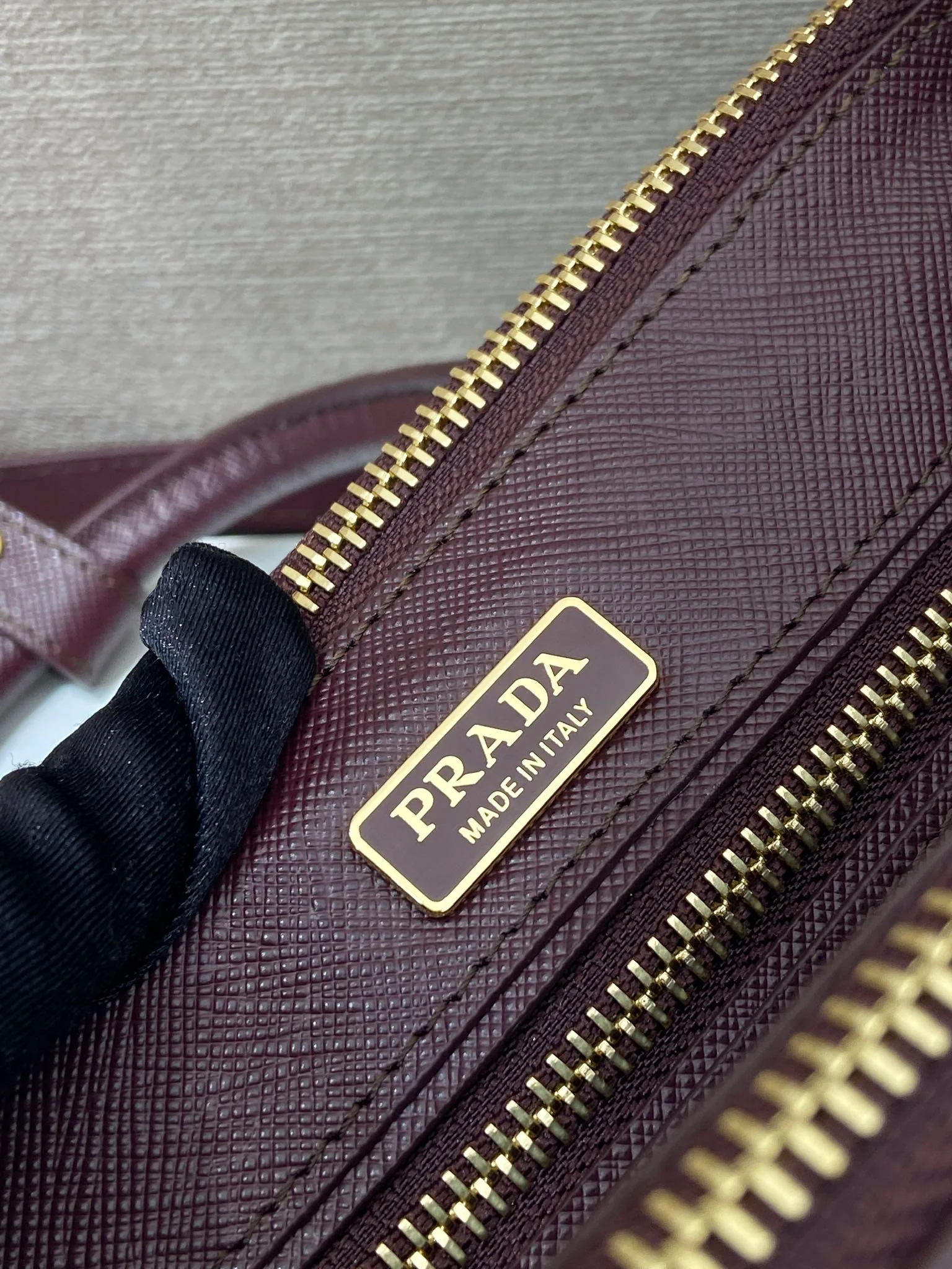 Prada  Galleria handbag 21 burgundy leather 280837
