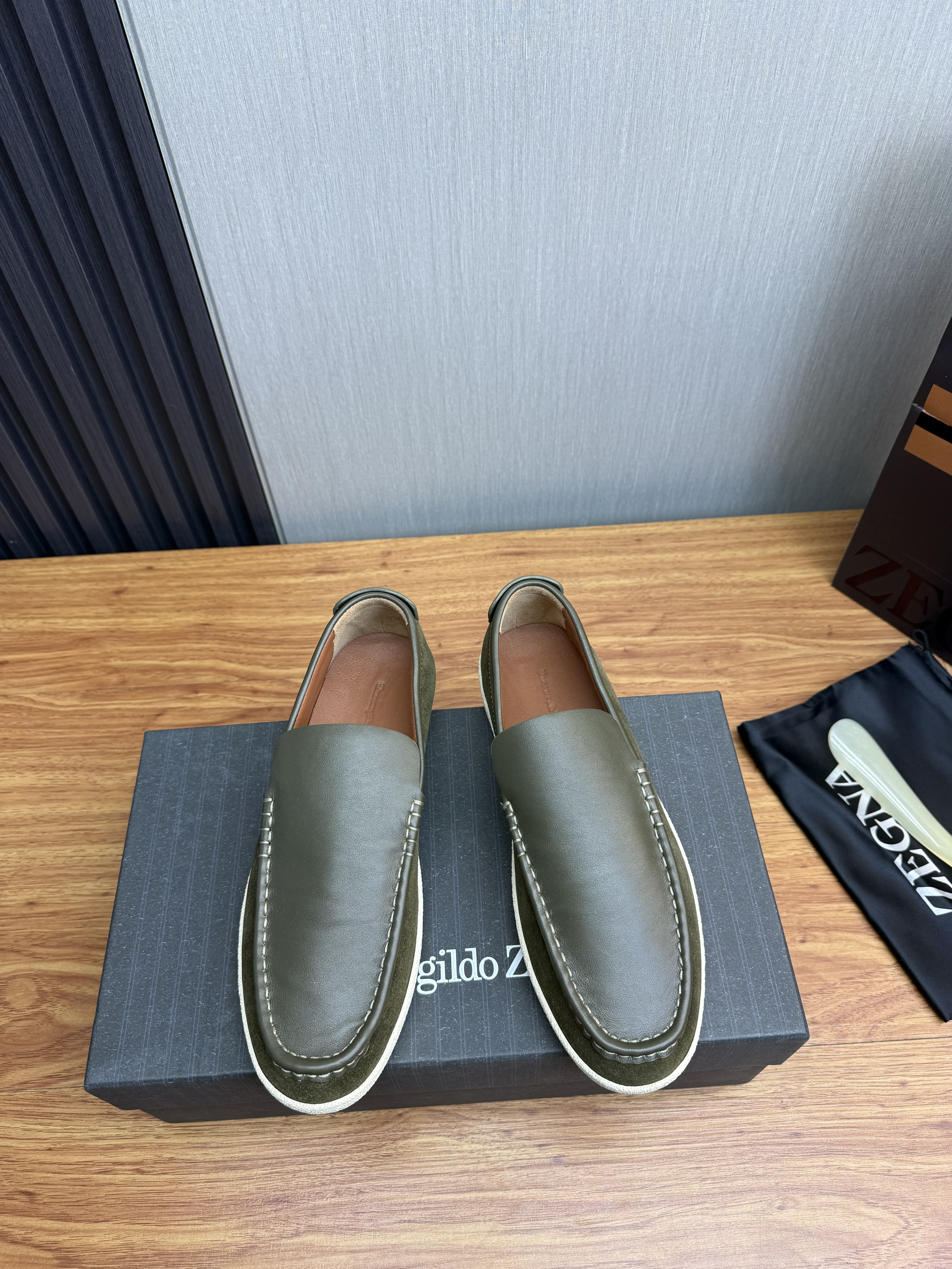 Zegna Men's Luxury leather loafer