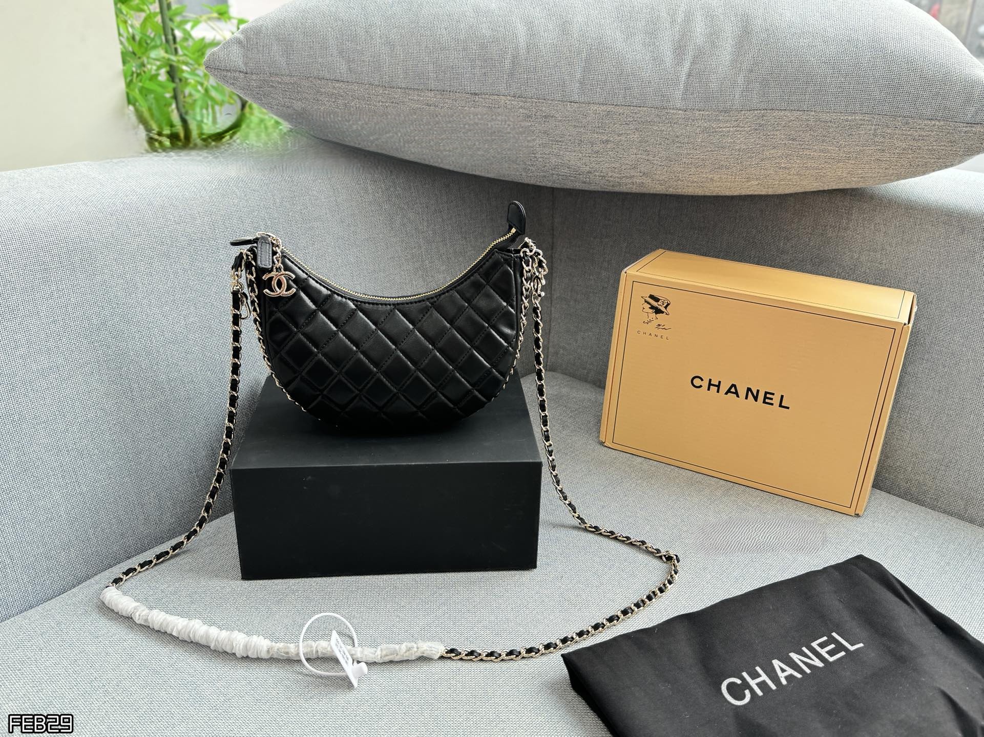 Chanel 23P Quilted Leather CC Logo Charm Integrated Chain Strap Half Moon Hobo Shoulder Bag - KAIROO