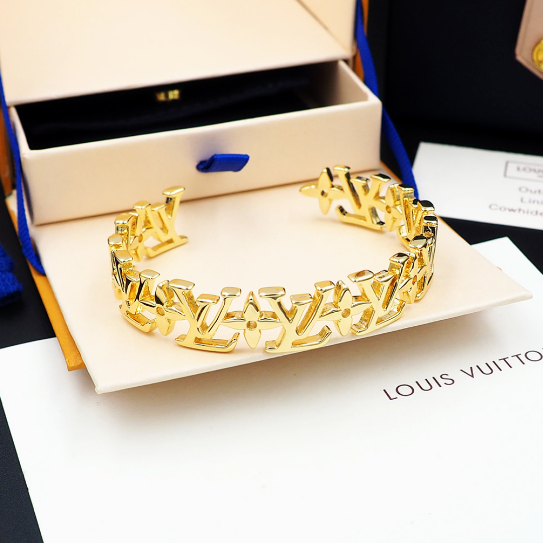 LV Women's fashion bracelet