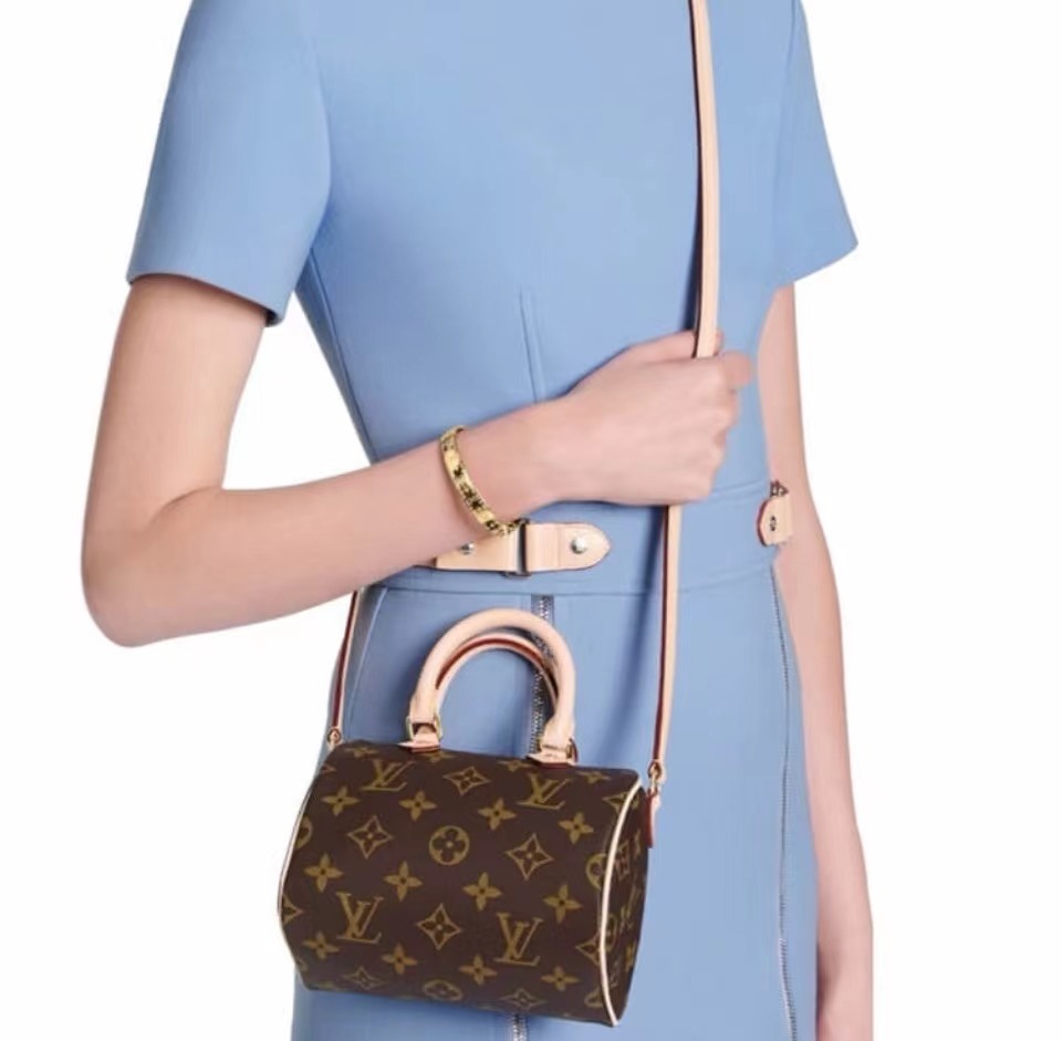 Louis Vuitton LV Speedy BandouliÈre Nano M81085